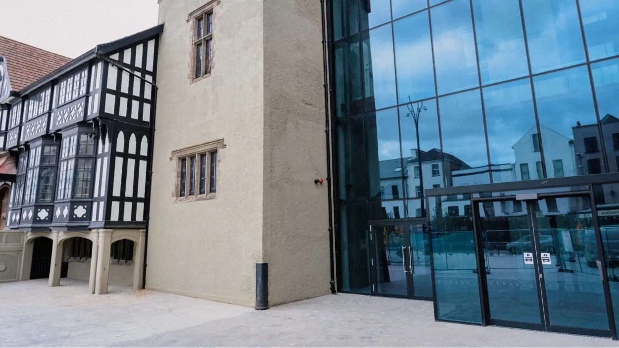 the-counting-house-gal-1