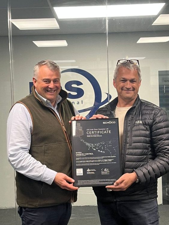 IDS team receiving the Schüco UK & Ireland Low Carbon Aluminium Certificate